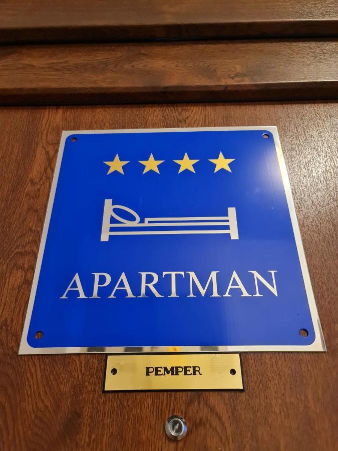 Apartment Pemper - Self Check In And Check Out Otocsán Kültér fotó